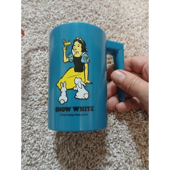 Vintage Set 2 Snow White & Seven Dwarfs Dopey Cup Blue Red Childrens Plastic Mug - Picture 3 of 8